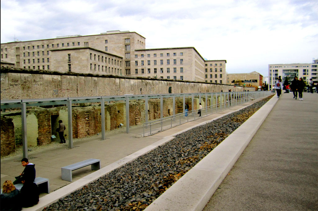 Topographie de la terreur et Mur de Berlin